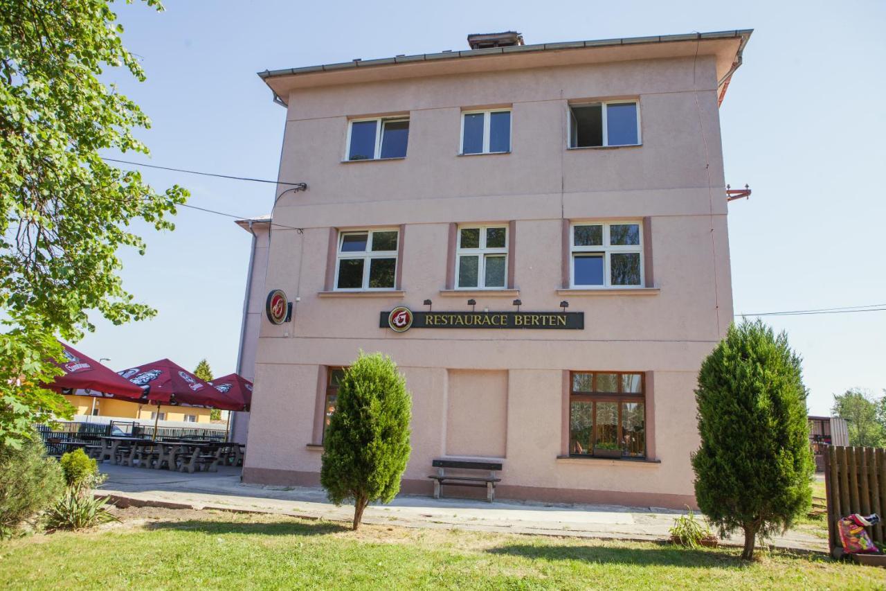Pension Berten Strašice Strasice  Exterior foto